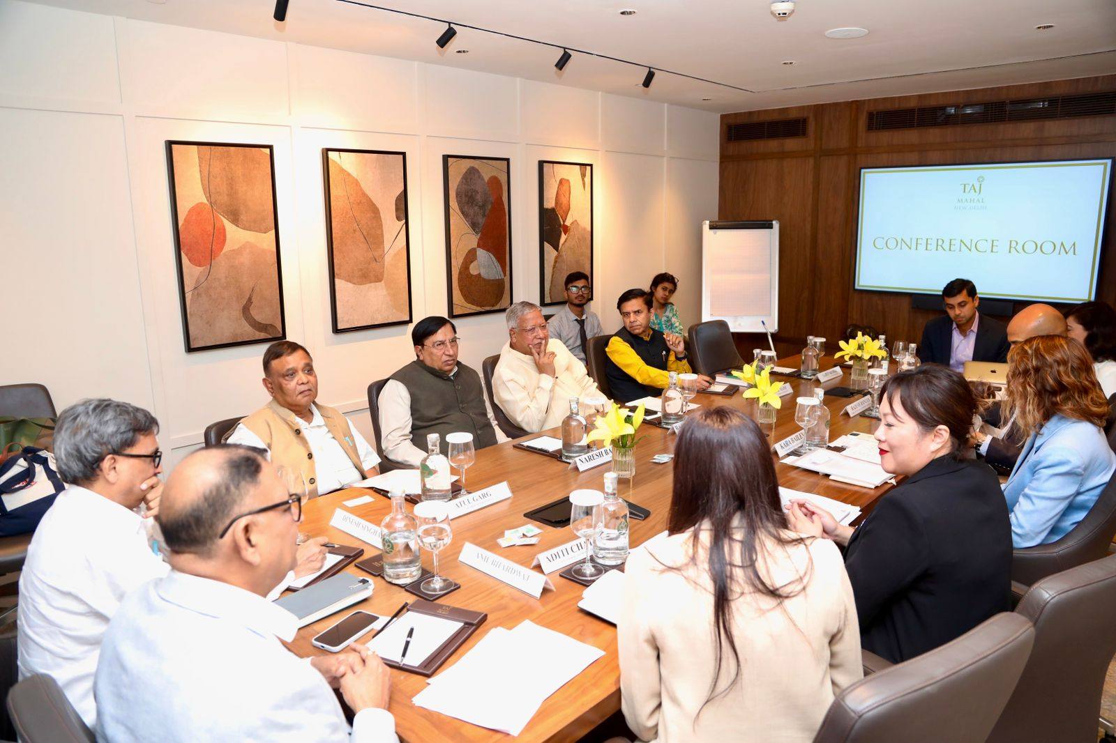 ‘Friends of MSMEs in Parliament’ द्वारा आयोजित MSMEs, AI एवं Digital Inclusion विषय पर Google के प्रतिनिधिमंडल के साथ सांसद, अतुल गर्ग ने की परिचर्चा