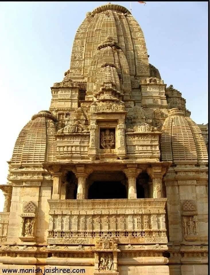 मीरा मंदिर : चित्तौड़गढ़ में  उत्तर भारतीय वास्तुकला में किया गया मीरा बाई मंदिर का निर्माण