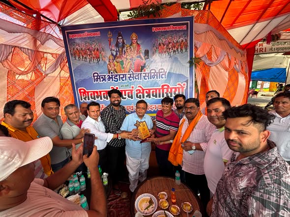 शिवभक्त कांवड़ियों की सेवा में जुटे बड़ी संख्या में कांवड़ सेवा शिविर
